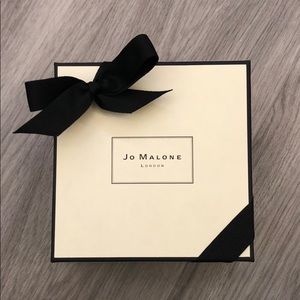 Jo Malone Gift Box w/ Ribbon